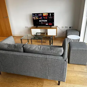 https://lovely-one-bedroom-apartment-in-ilford-town.brighton-hotels-england.com