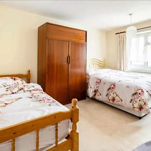 https://stratford-holiday-home.cambridgehotelsuk.com